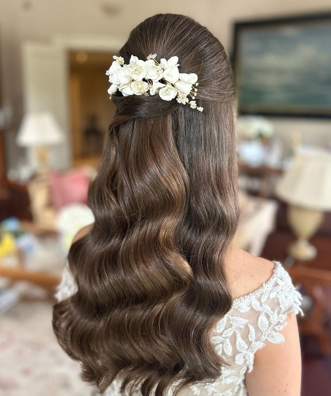 Do you need a wedding hair stylist in Marbella on the Costa del Sol? click here and make an appointment